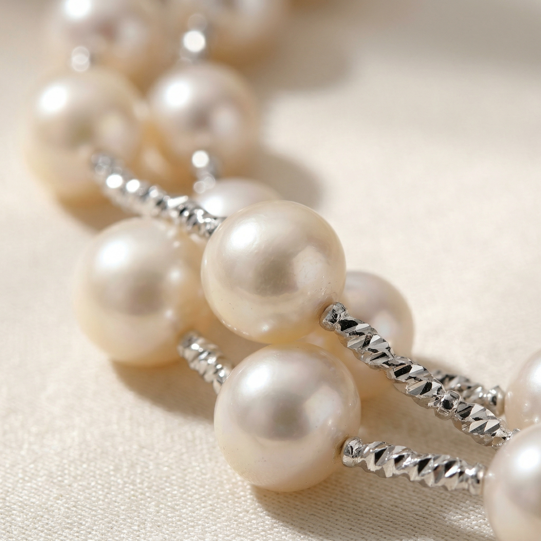 he Flow of Water: Alloy Freshwater Pearl Flower Sweater Chain