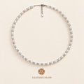 Die Essence-Serie: Choker aus natürlichen Perlen und funkelnden Kristallen