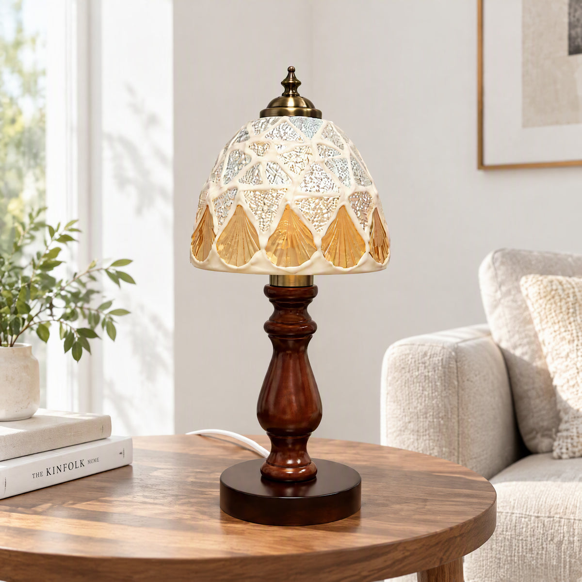 Energy Lamp ：Hand-Cut Iridescent Glass Table Lamp